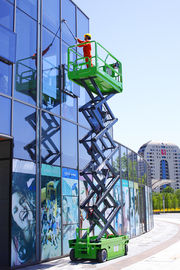 Hydraulic Motor Driving Self-propelled Scissor Lift Platform 12m Working Height