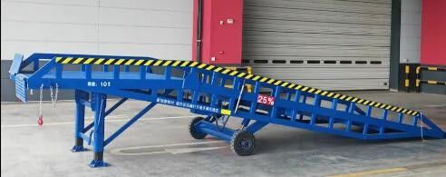 Customized Container Loading Platform , Warehouse Electric Hydraulic Dock Leveler Hydraulic Ramp For Truck