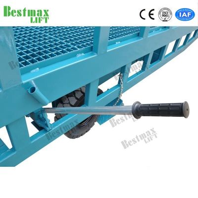 Long Life Hydraulic Portable Loading Dock Ramps For 8 Tons Laoding Capacity